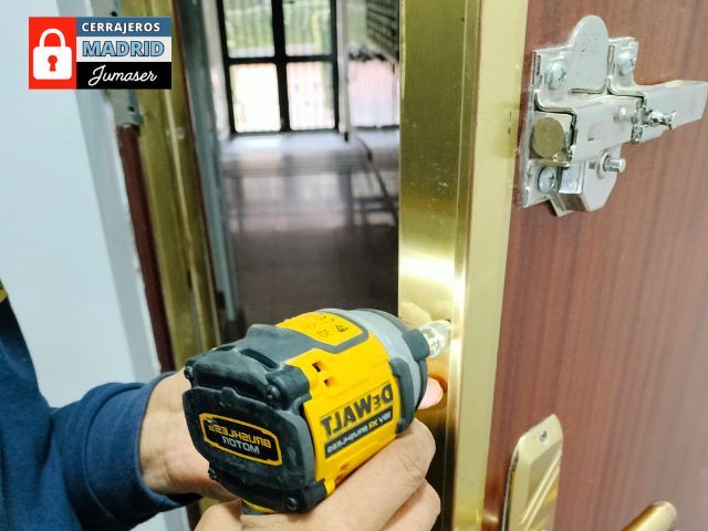 Cambio de cerraduras en Pinto realizado por cerrajeros expertos